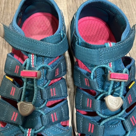 Keen Newports size 2 - Picture 10 of 10